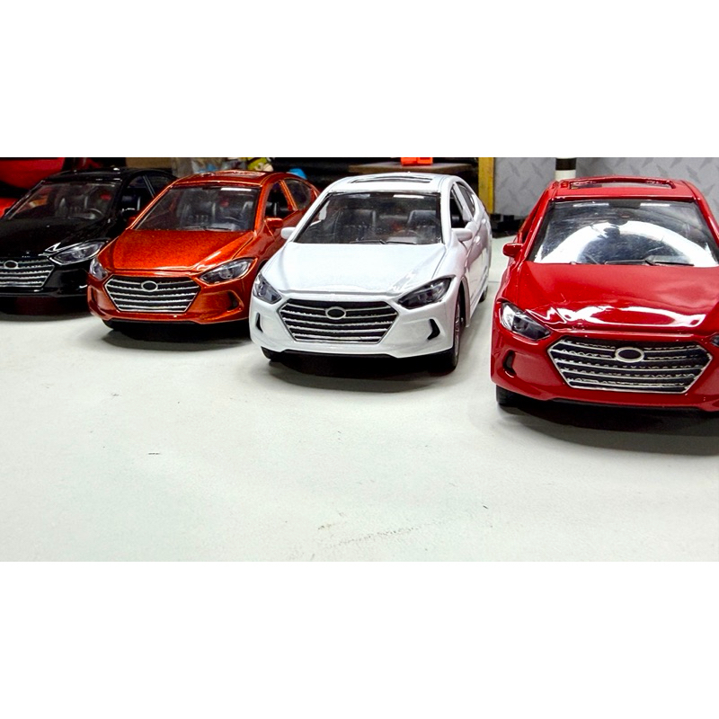Miniatura Hyundai Elantra escala 1:32 Abre Porta