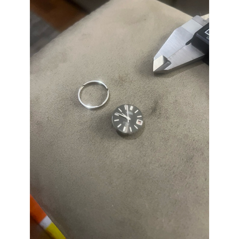 MÁQUINA PARCIAL COM MOSTRADOR DO SEIKO FEMINIMO 2205