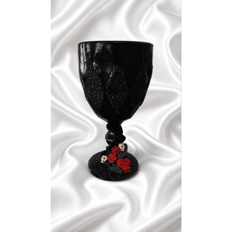 Taça de vidro Pombo gira Maria Padilha da Almas/Calunga  .