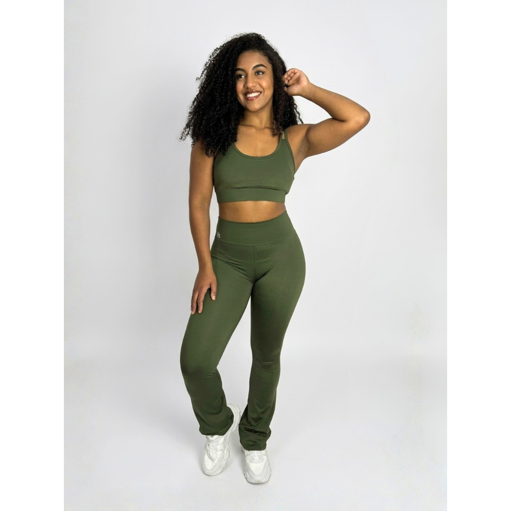 Conjunto Fitness Feminino Calça Flare Bailarina e Top Academia em Suplex Confortável Moda Fitness