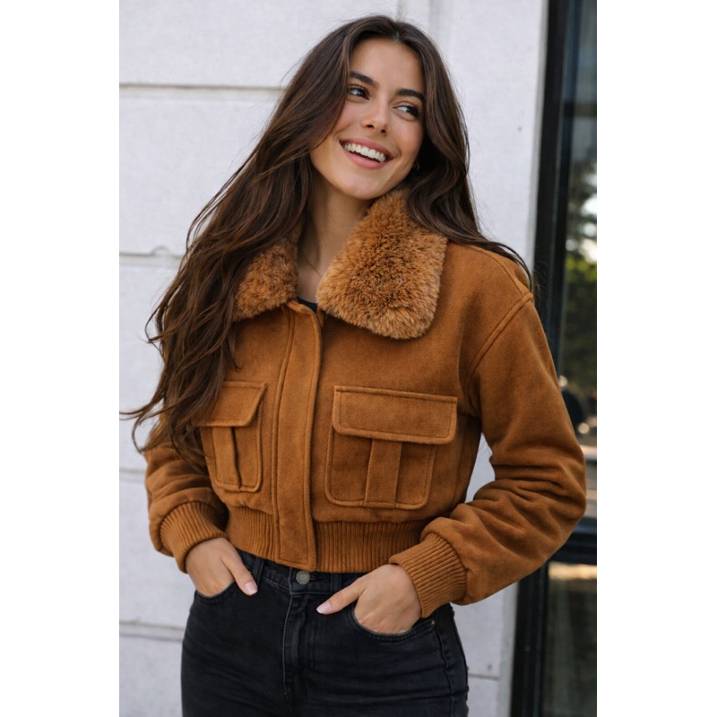 Jaqueta Cropped Feminino, Casaco Lã Batida Forrado Quentinho Com Bolsos Moda Gringa Gola Peluciada Removível