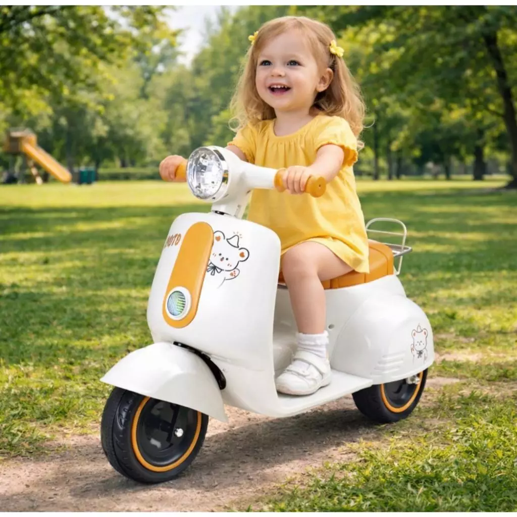 Triciclo Infantil Eletrico Avespa Scooter Maral 6V Luz e Som Farois de Led Bagageiro Traseiro Menina e Menino — imagem 1