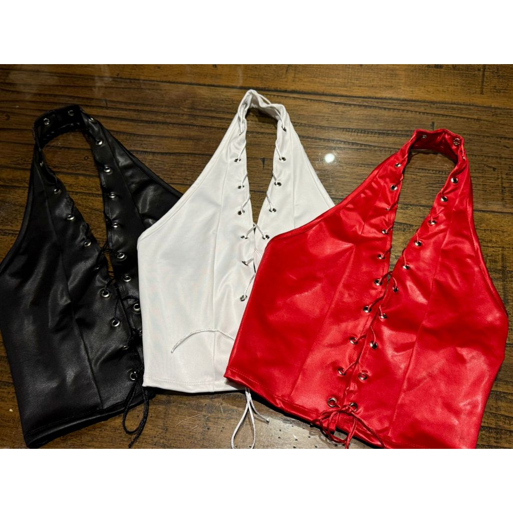 Cropped Ilhós em Cirrê Acetinado  - cropped feminino trançado na frente courinho moda blogueira blusa amarração