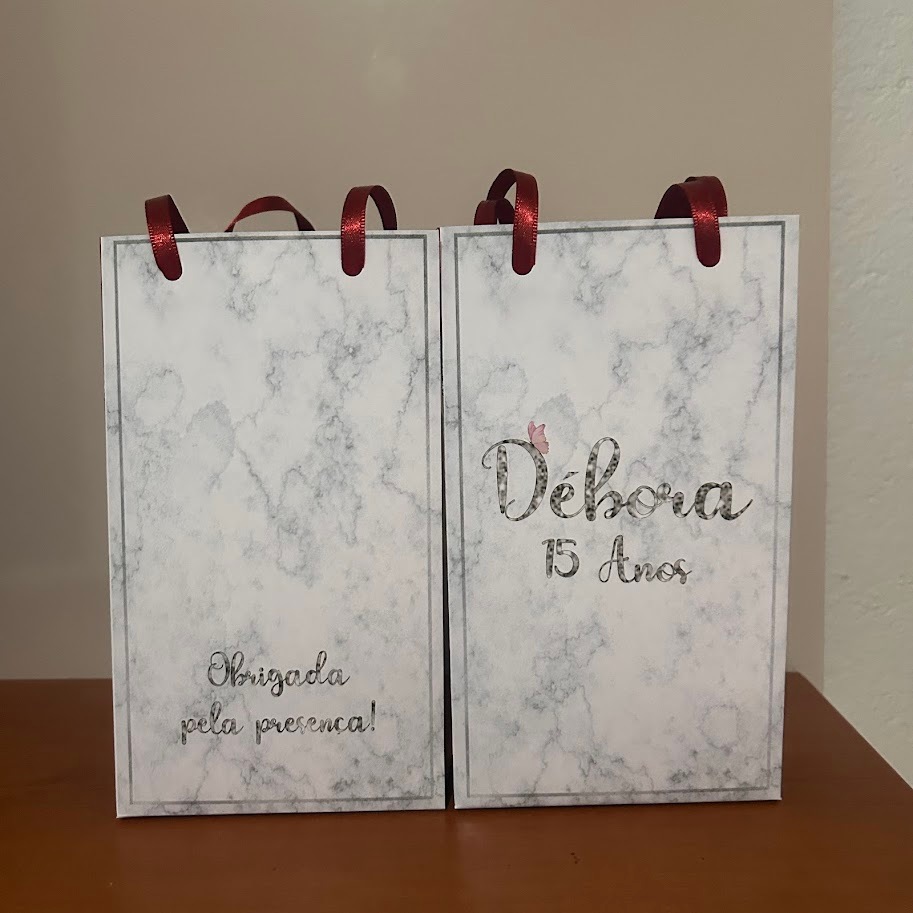 Sacolinha Surpresa Personalizada XV Anos 15 Anos Rosas Prata e Vermelho Lembrancinha Aniversario