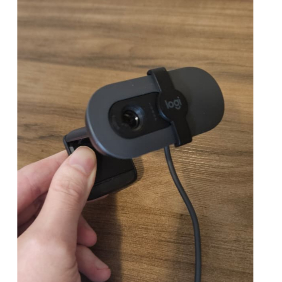 Webcam Camera Fhd Logitech Brio 100 Com Microfone Integrado
