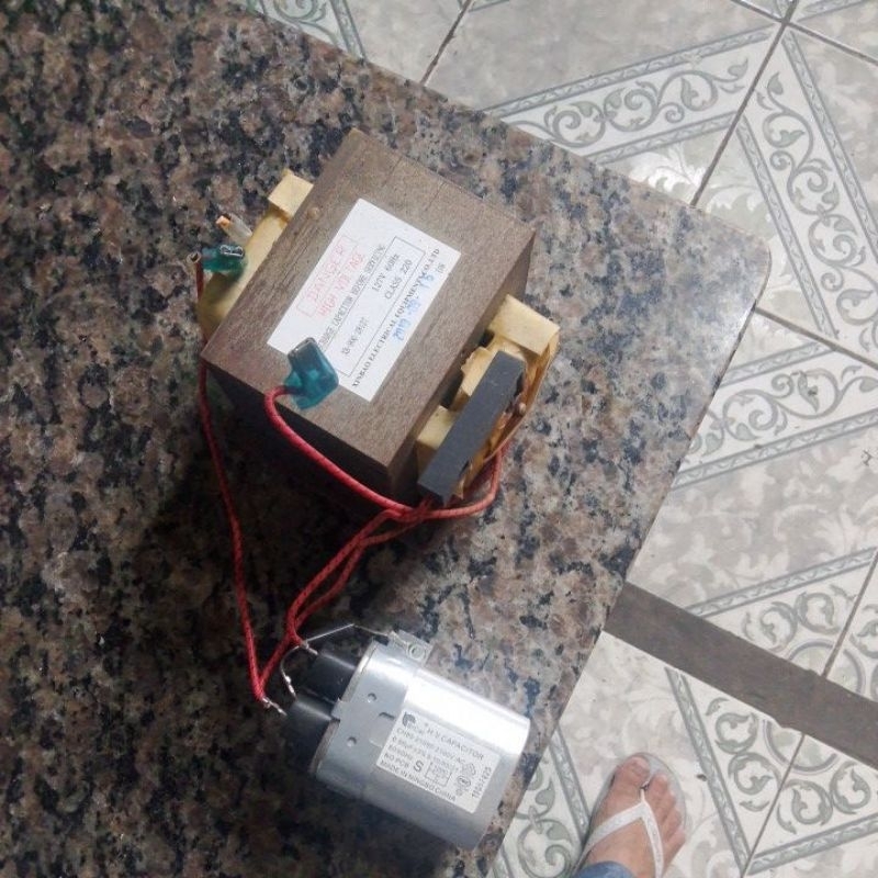 transformador + capacitor e fusível de alta tensão micro-ondas(XB-900-28127) Usado (127V