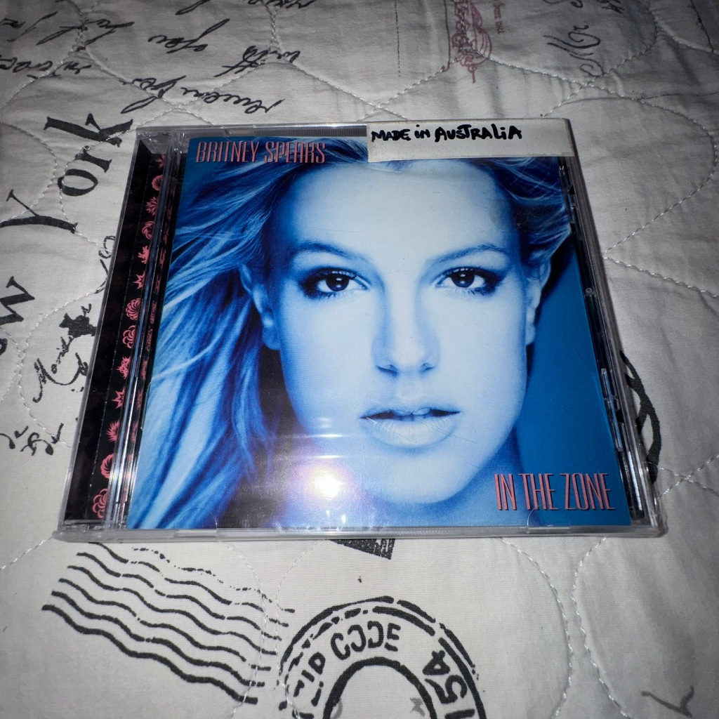 CD BRITNEY - In the Zone (Australia Edition + Don't Hang Up)