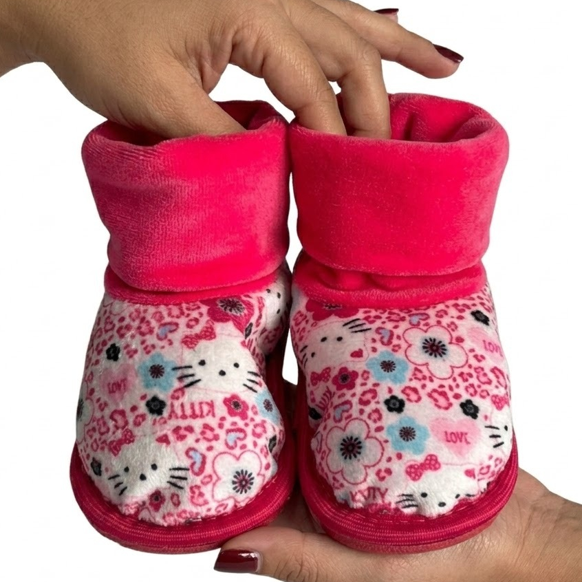 Pantufa Botinha Baby Meninas Estampa de Gatinha Peluciada Quentinha Fofinha Conforto