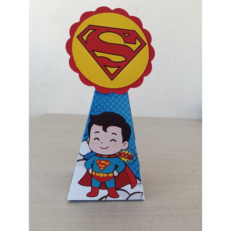 CAIXA PIRÂMIDE SUPERMAN BABY/ CAIXA CONE /LEMBRANCINHAS PERSONALIZADAS SUPER HOMEM CUTE/ SUPER HERÓIS