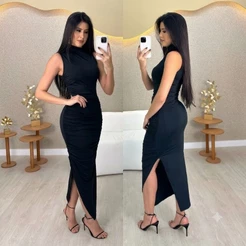 Vestido feminino longo gola discreta elegante com fenda na lateral drapeado na cor preto e marrom