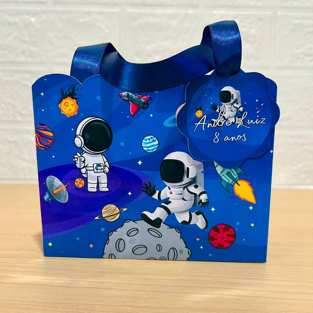 Lembrancinha Personalizada Sacolinha Ondas com Tag Astronauta Menino