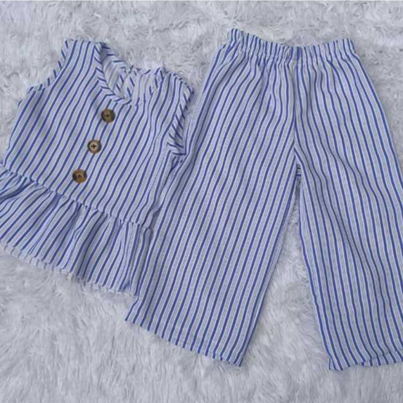 conjunto listrado feminino infantil menina e botão cor madeira com babado sem manga macio e confort.