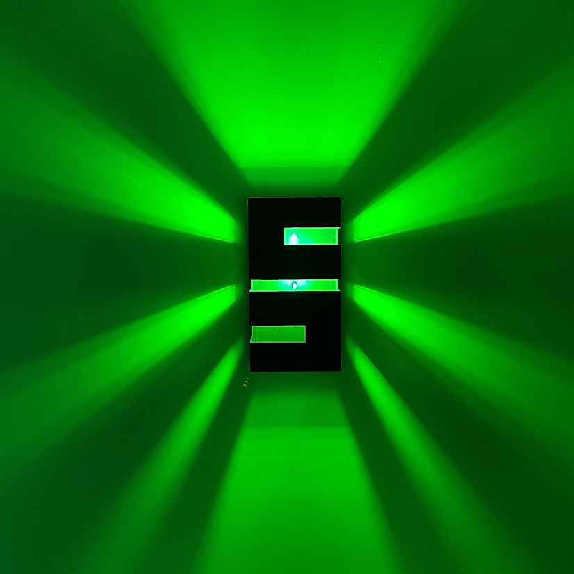 Arandela de Parede Preta com Lente Verde e Lâmpada LED G9 5W- Completa