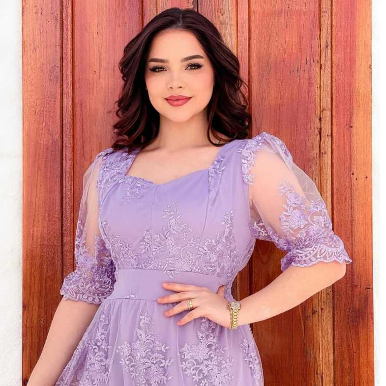 Vestido Evangélico Midi Elegante em Lese Bordado com Rendas Ideal para Casamento Congressos Cultos