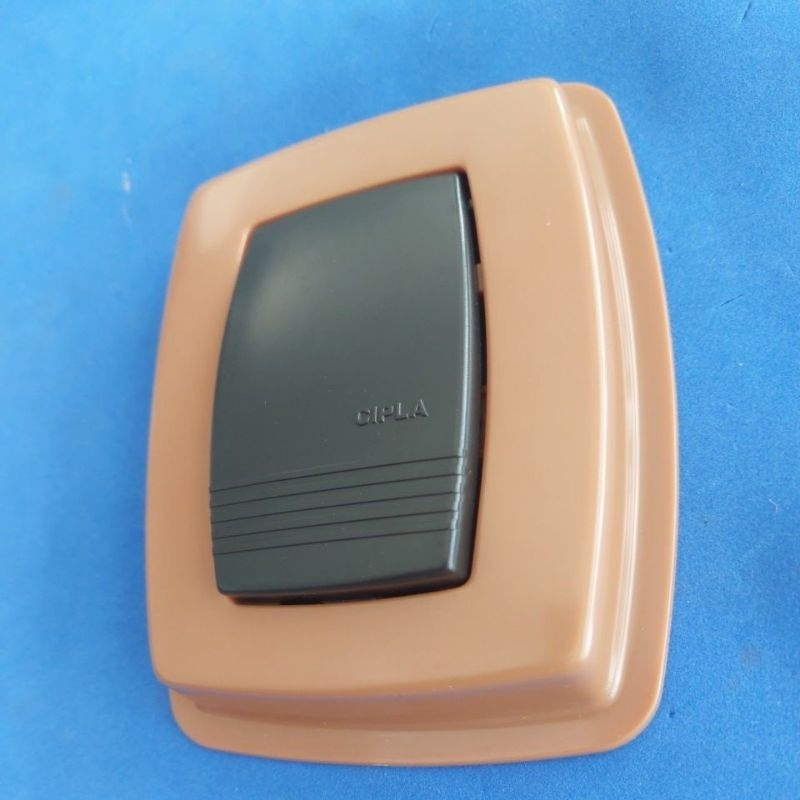 CANOPLA/TECLA   CIPLA  para VÁLVULA DE DESCARGA em PVC  CIPLA  CD 15 na cor caramelo/preto