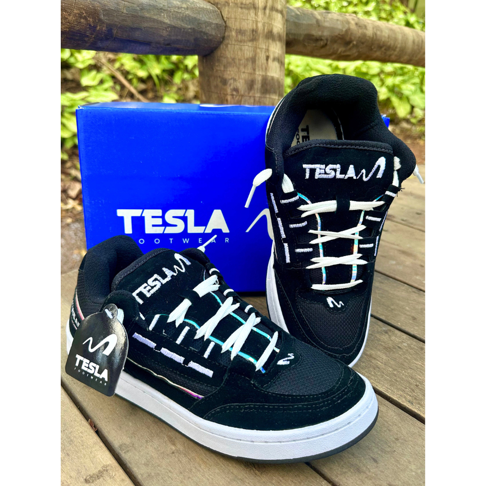 Tênis Tesla Coil Masculino Casual Esportivo Couro Carmurça Reflect White Black Skate