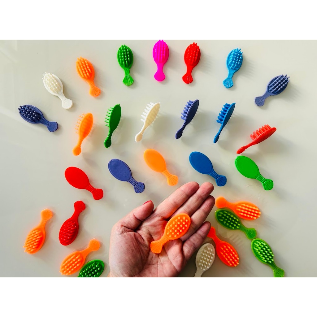 50 Unid Mini Pente boneca colorido plástico menina sacolinha surpresa lembrancinha aniversário prenda