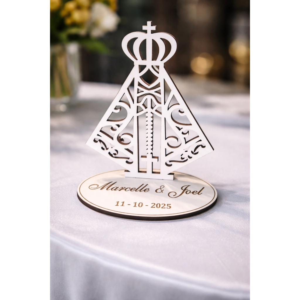 Lembrancinha Nossa Senhora Aparecida com Base Religiãi Cristã, Personalizada, Ideal Para Eucaristia, Eventos, Batismo