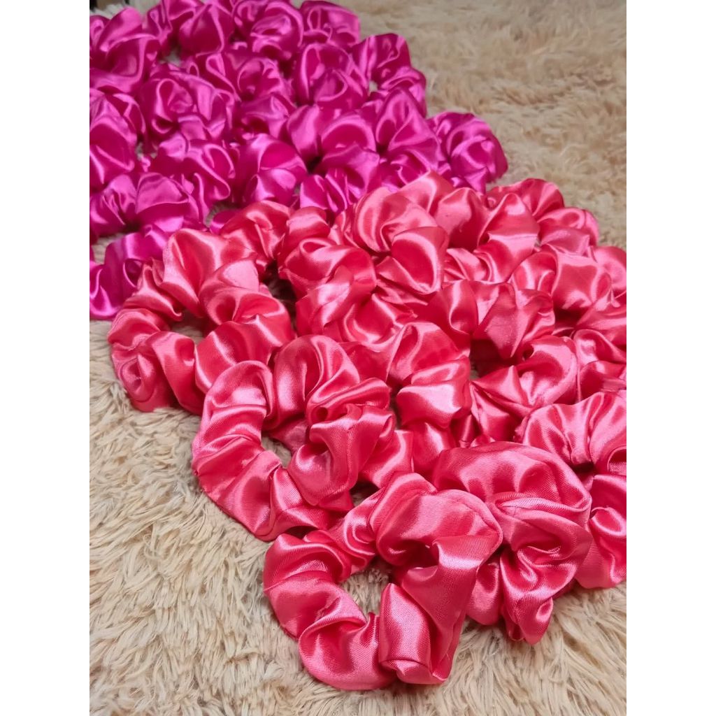 Kit 10/20/30 Xuxinha Scrunchie de Cetim Mimos/Brindes lacinho, Rabicó, Xuxa