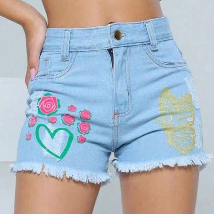 Shorts Jeans Feminino Juvenil Estampa Borboleta Dourada Coração Verde Barra Desfiada Modelo Premium em Oferta na Shopee