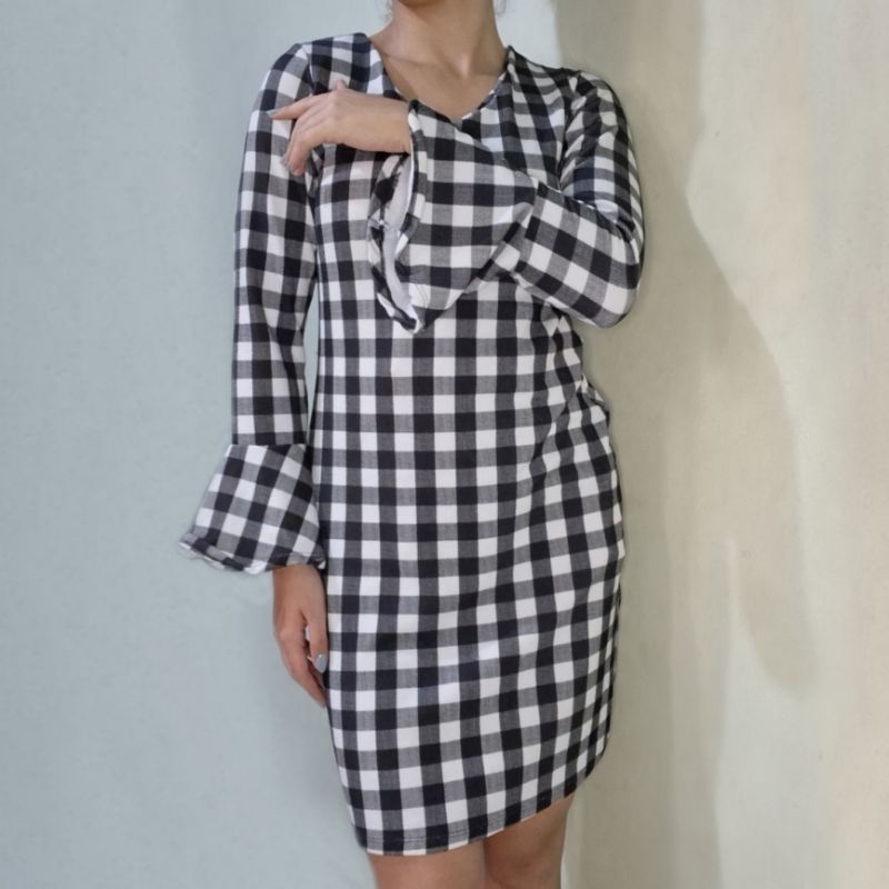 Vestido Xadrez Vichy Preto e Branco Manga Longa Sino com Bojo- Estilo Retrô Chic