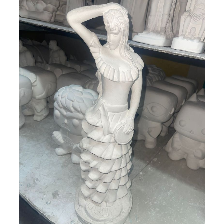Escultura em Gesso Cru Imagem Cigana 60cm