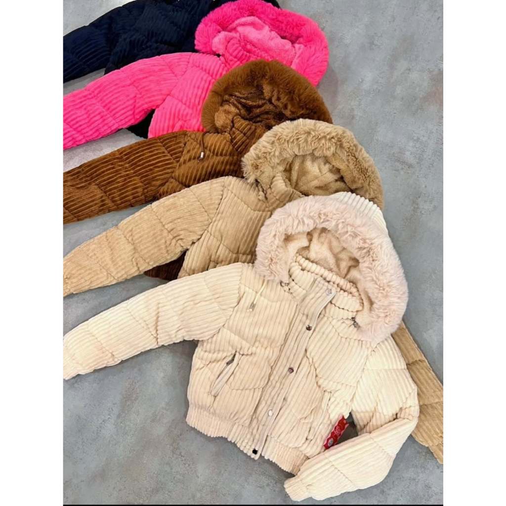 Jaqueta Feminina Cotelê Puffer Cropped Forrada Com Pelo Capuz Removível Fechamento Zíper