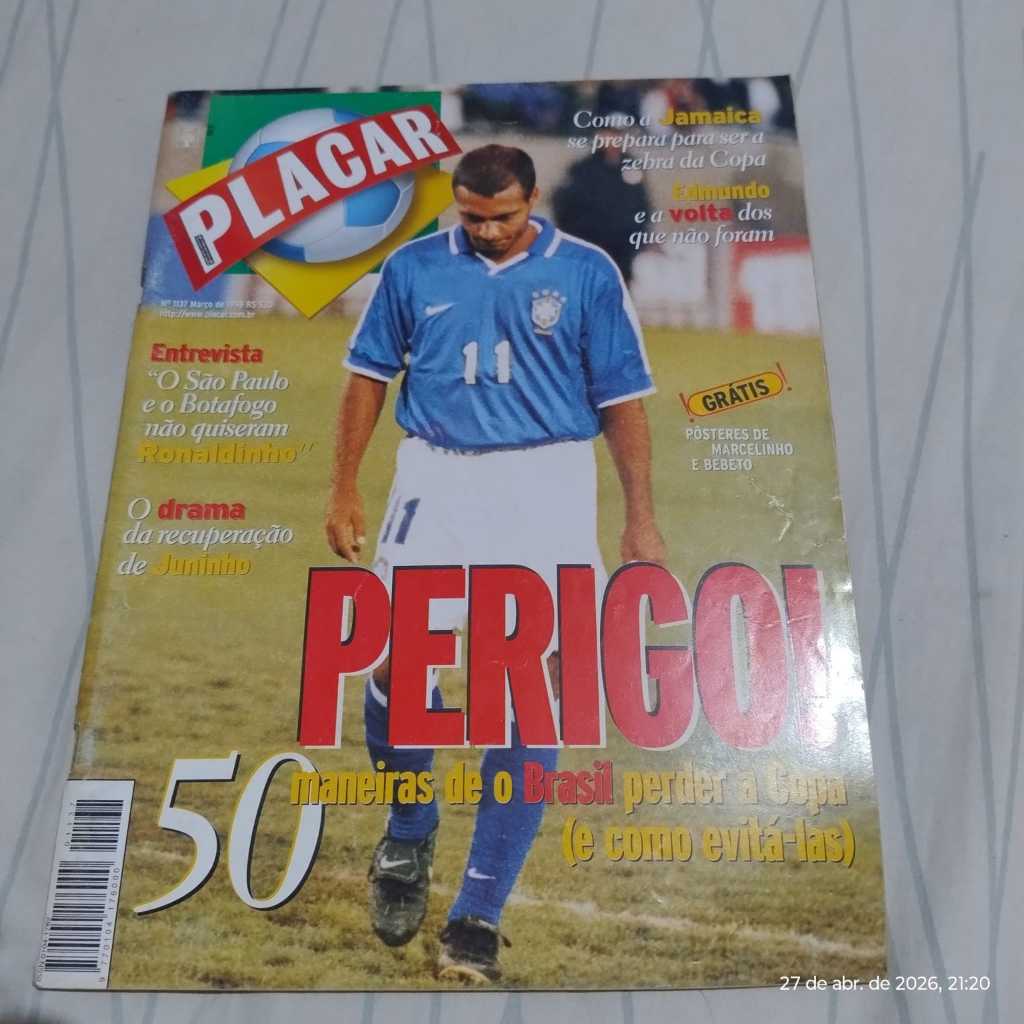 Revista Placar nr 1137 Especial Seleção Brasileira. Com pôster Bebeto e Marcelinho Carioca. Ano 1998