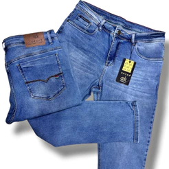 Calça Masculina jeans grosso lavagem clara com elastano slim.