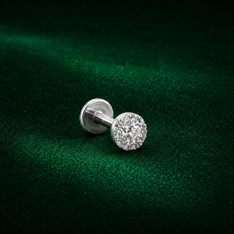 Piercing Redondo Cravejado Transparente em Prata 925 Elegante e Delicado