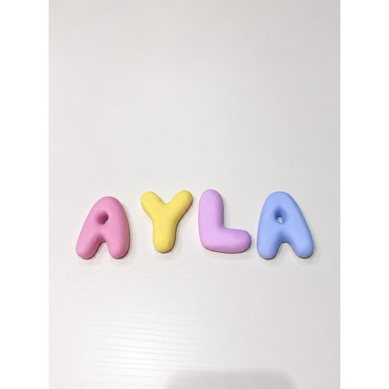 Letras e Números Decorativos em Cerâmica | nome do bebê | 10 cm