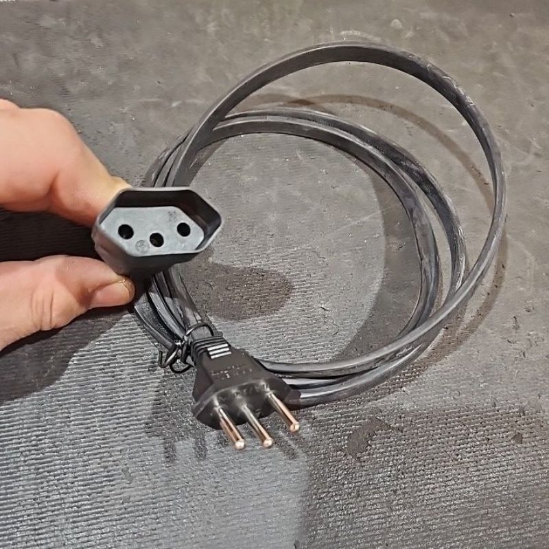 cabo extensor tripolar padrão brasileiro, comumente usado para conectar computadores,equipamentos de alta potência 10A