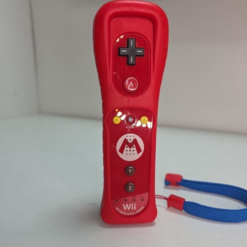 Controle Wii Remote Plus Original Nintendo - Edição Especial Mario (Wiimote Vermelho)