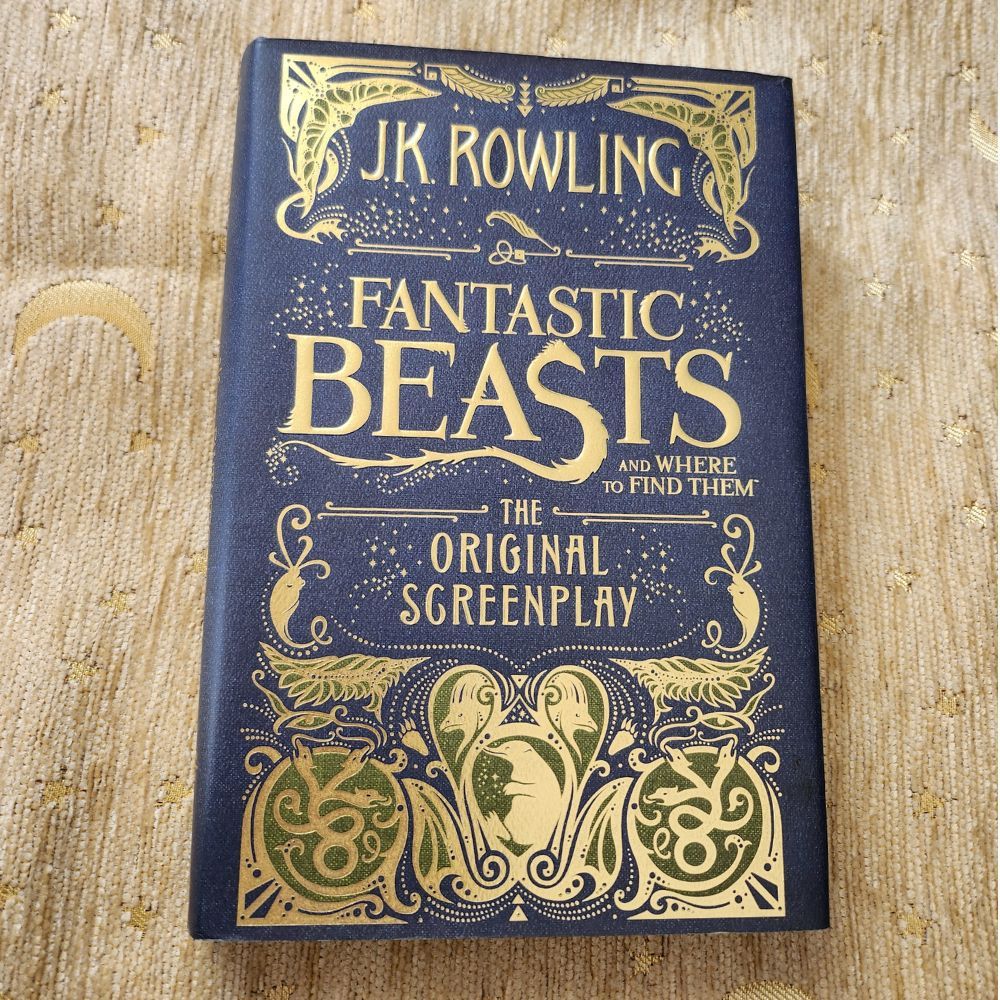 Fantastic Beasts and Where to Find Them - Original Script (LIVRO/SCRIPT EM INGLÊS)