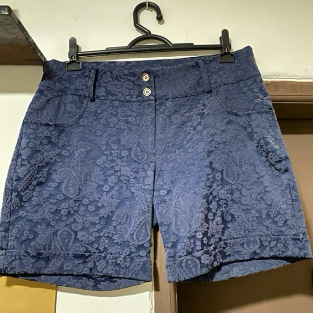 Bermuda Social Azul Estampada Tam 44 | Cintura Média | Tecido com Elasticidade | Casual Elegante