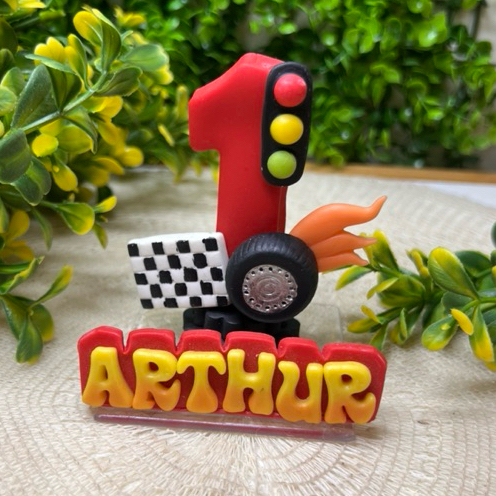 Vela Aniversário Infantil Personalizada em Biscuit carros corrida hot — imagem 2 de 2