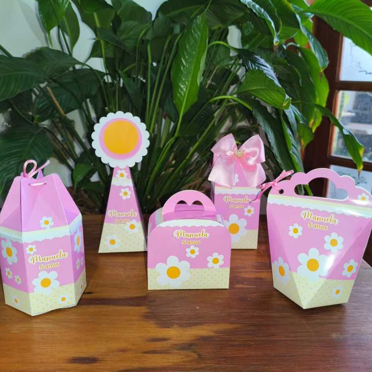 Caixas Personalizadas Margaridas Fundo Rosa Amarelo Sem Laços Caixinhas papel fotográfico Brilho