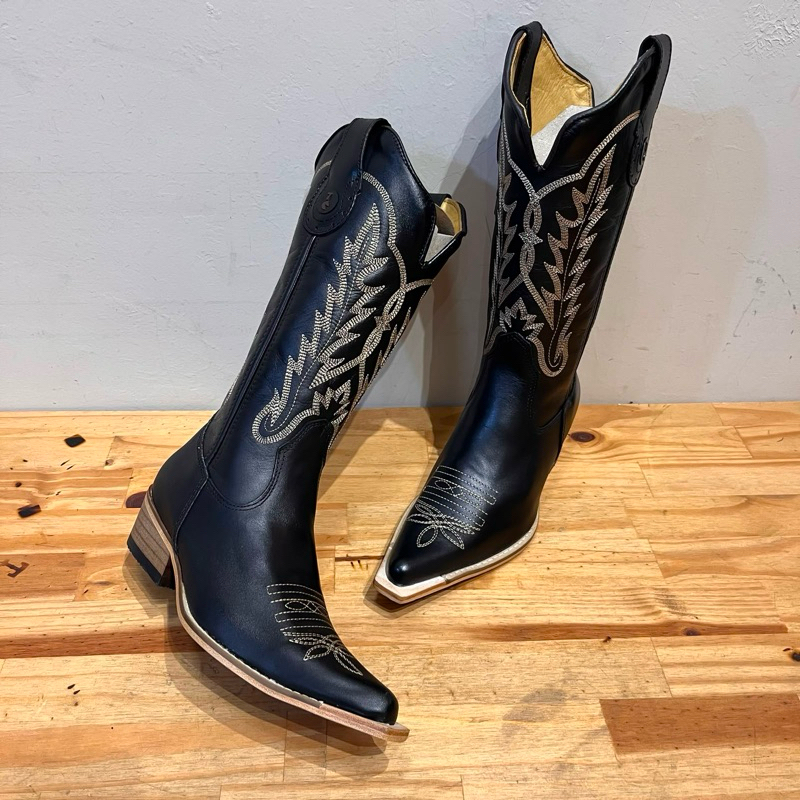 BOTA TEXANA COURO LEGÍTIMO BORDADO BEGE SOLADO MADEIRA BICO FINO