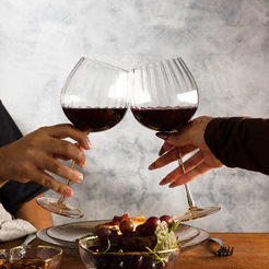 2 Taças de Vinho Wolff Classic de Vidro Âmbar 720ml