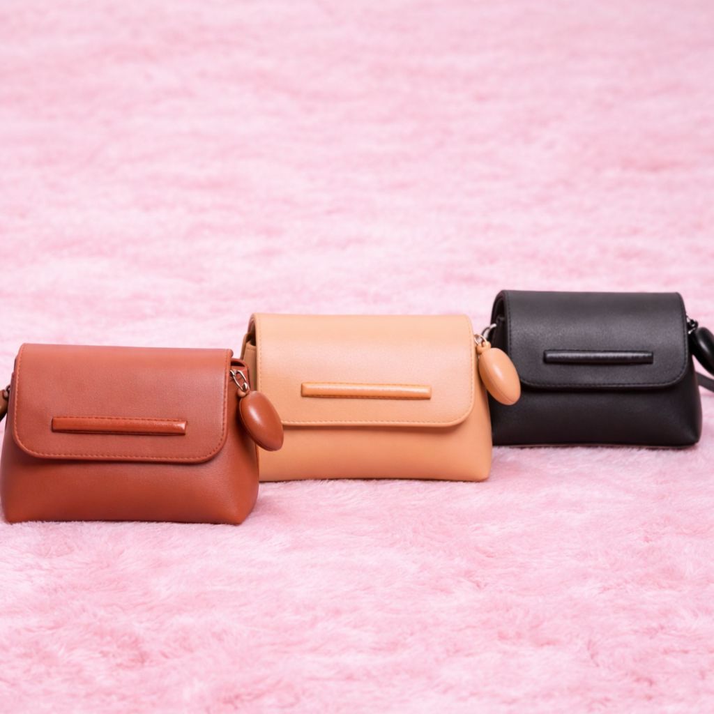 Bolsinha Feminina Pequena Suellen com Coração – Clutch, Necessaire Porta Maquiagem Laiana