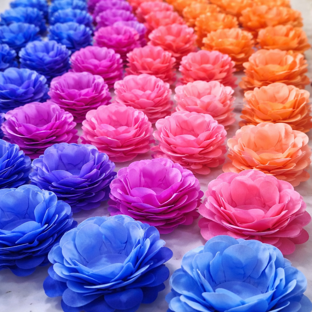 KIT 40 Forminhas de doce fino de luxo para festas e casamentos formato flor Varias Cores diferentes