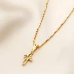 Colar Feminino Cruz Delicada Banhado a Ouro 18K Semijoia Religiosa Pingente Fé