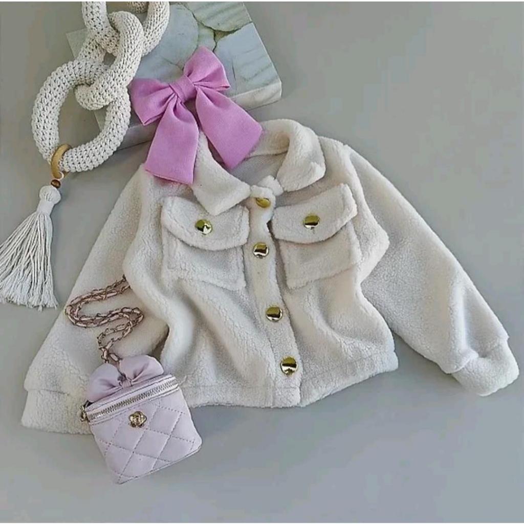 CASACO TEDDY  MENINA INFANTIL  QUENTINHO COM BOTÕES BRILHOSOS ELEGANTE PARA O INVERNO