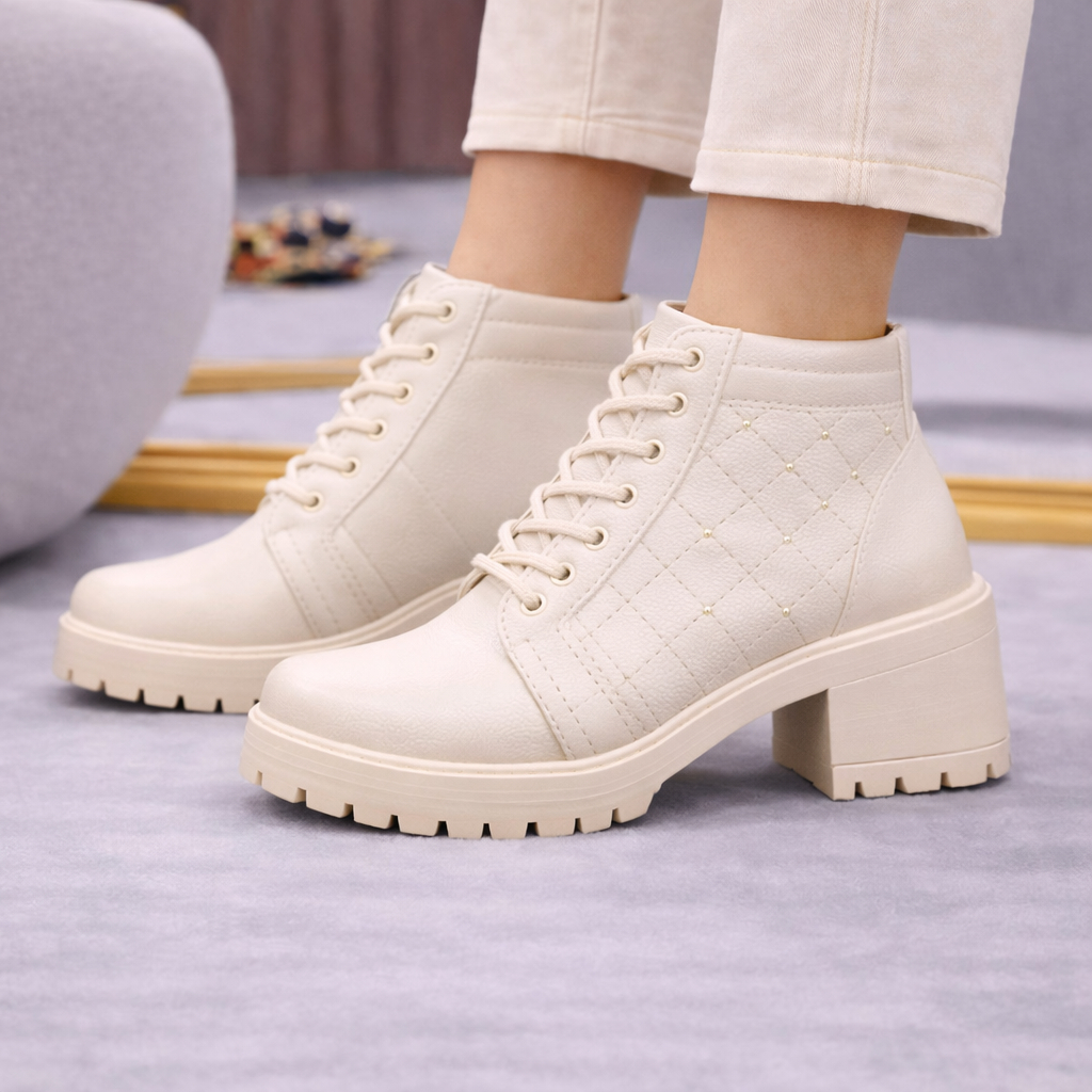 Bota Coturno Feminino Cano Curto Detalhe Bordado Aplique Salto Grosso Tratorado Moderno Elegante