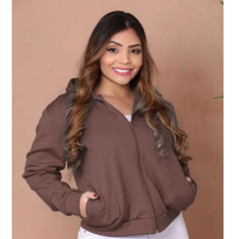 Casaco Feminino Confortável em Moletom Poliéster, modelo liso com capuz, zíper frontal e bolsos laterais funcionais.