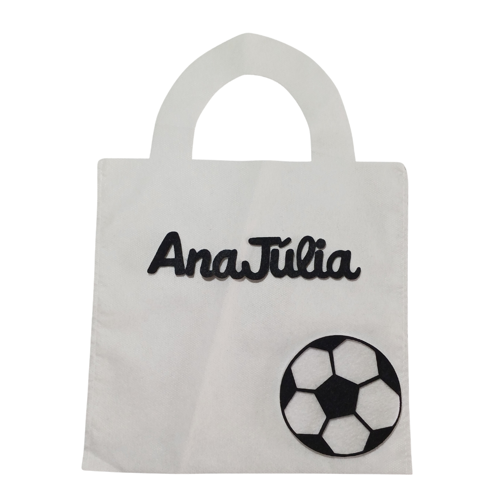 Sacolinhas Personalizadas TNT com nome criança futebol branco lembrancinhas de festa de aniversario 22cmX22cm