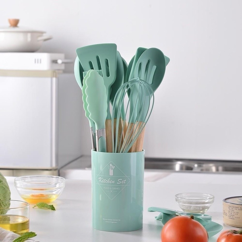 Kit Utensílios de Cozinha Silicone 12 Peças com Cabo de Bambu + Suporte Resistente ao Calor