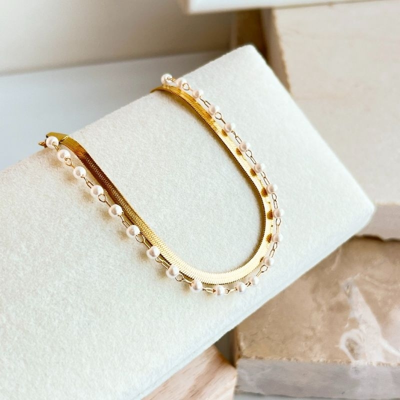 Pulseira Feminina Aço Inoxidável Dourada com Pérolas Delicada Ajustável Antialérgica