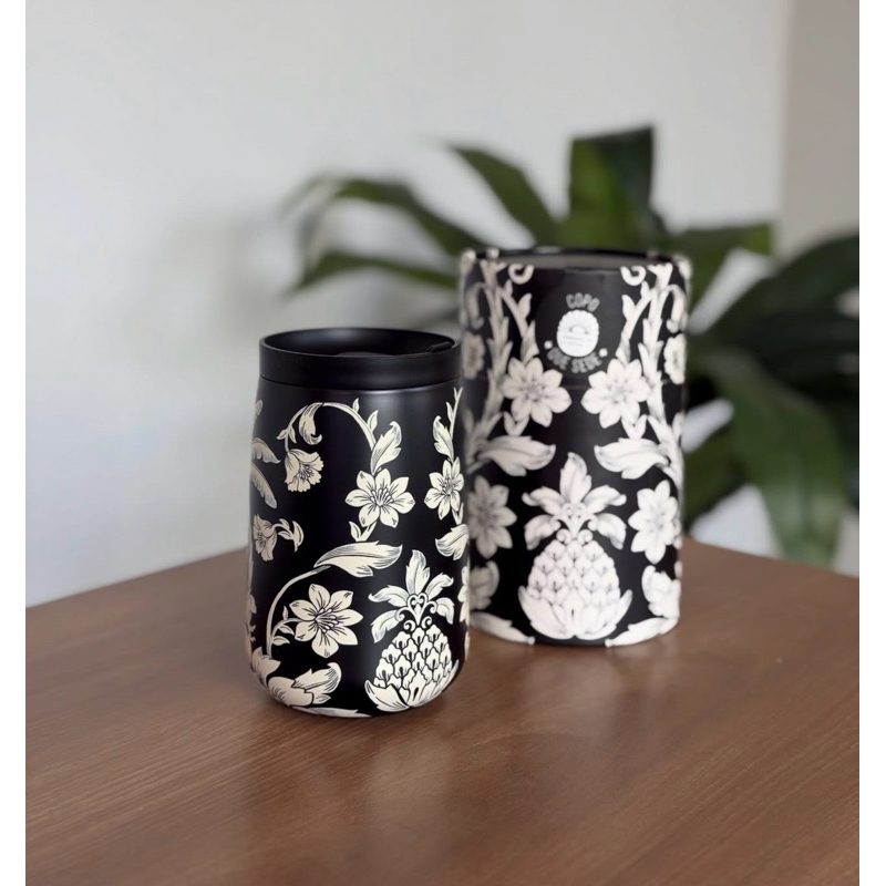 COPO DE AÇO TERMICO QUE SEDE FLORES PRETA 450ML FARM RIO 1 U