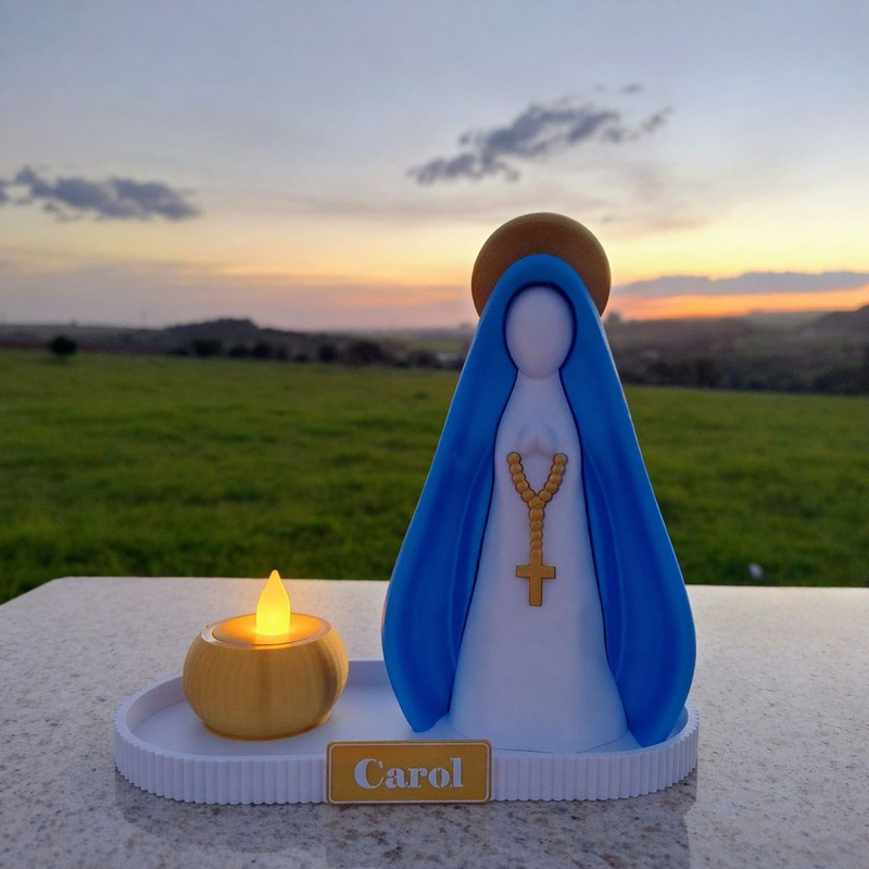 Nossa Senhora - Kit Nossa Senhora Acompanha Bandeja com Nome Personalizado, Porta Vela, e Vela